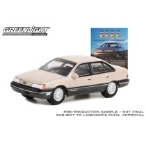 Greenlight Vintage Ad Cars Series 8 - 1989 Ford Taurus