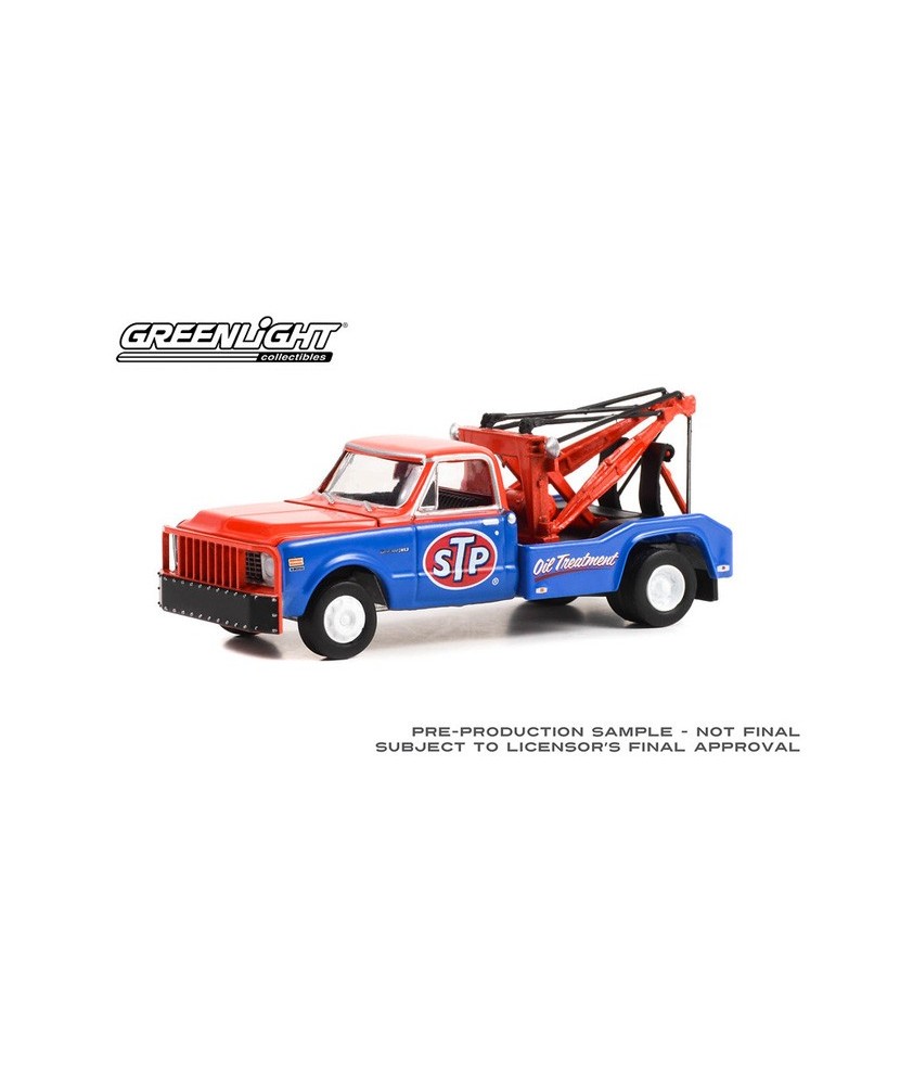 Greenlight Dually Drivers Series 11 - 1971 Chevrolet C-30 Dually Wrecker STP