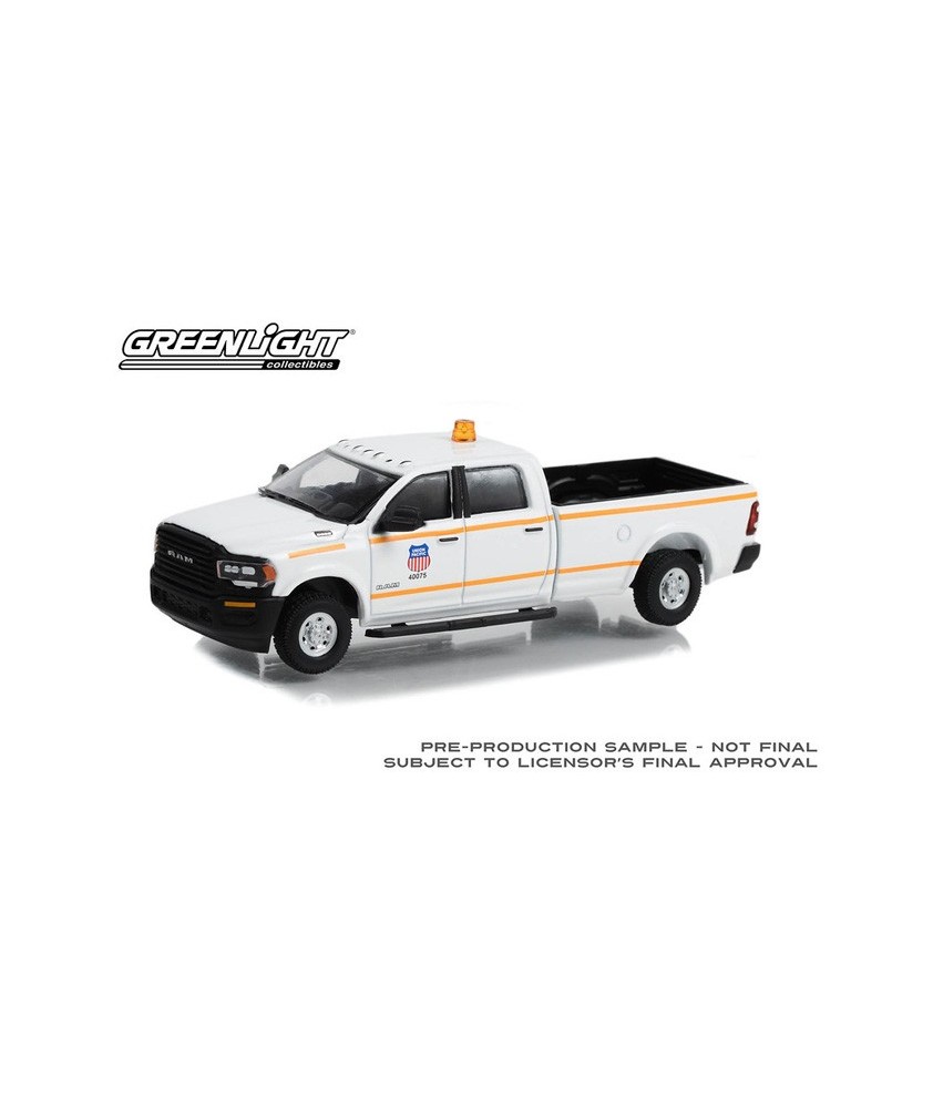 Greenlight Hobby Exclusive - 2022 RAM 2500 Union Pacific Railroad Maintenance