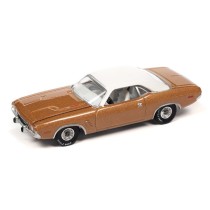 Auto World Premium 2022 Release 4A - 1974 Dodge Challenger Rallye
