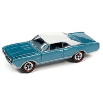 Johnny Lightning Muscle Cars USA 2022 Release 3A - 1967 Oldsmobile 442 W-30