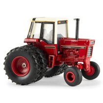 Ertl International Harvester 1486 Tractor with Rear Duals