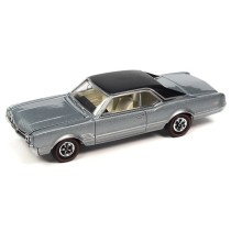 Auto World Premium 2023 Release 2B - 1966 Oldsmobile 442