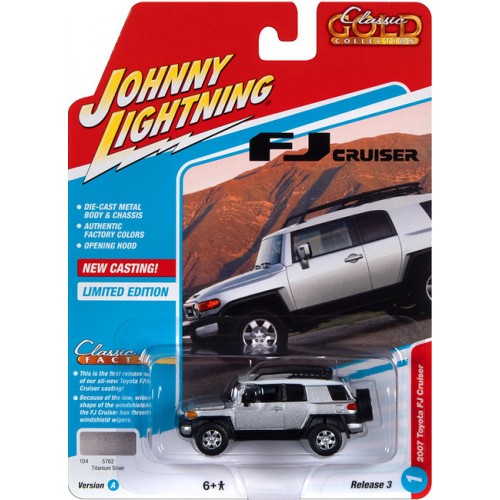 Johnny Lightning Classic Gold 2022 Release 3A - 2007 Toyota FJ Cruiser