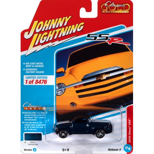 Johnny Lightning Classic Gold 2022 Release 3A - 2005 Chevrolet SSR