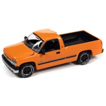 Johnny Lightning Classic Gold 2022 Release 3A - 2002 Chevrolet Silverado Pickup Truck