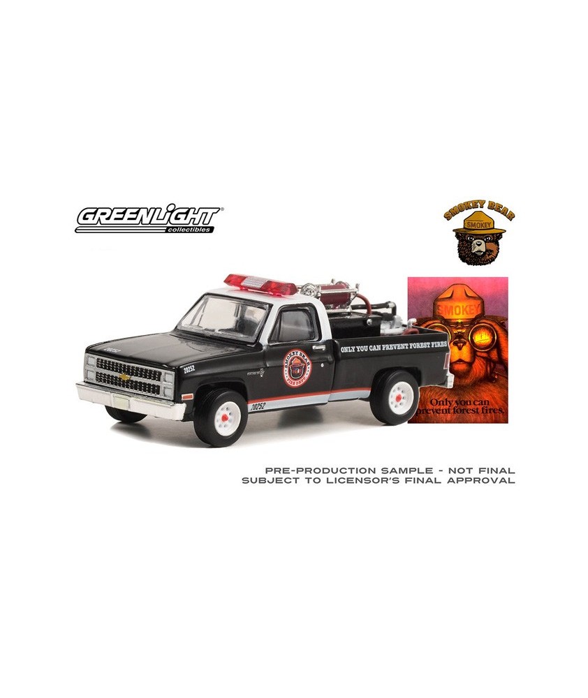 Greenlight Smokey Bear Series 2 - 1982 Chevrolet C20 Custom Deluxe with Fire Equipment