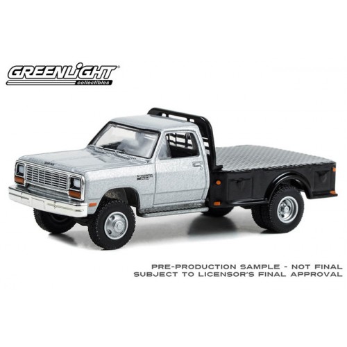 Greenlight Dually Drivers Series 12 - 1985 Dodge Ram W350 Power Ram Dually Flatbed