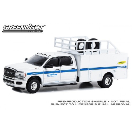 Greenlight Dually Drivers Series 12 - 2021 RAM 3500 Tire Service Truck Goodyear