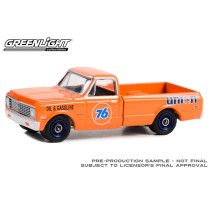 Greenlight Anniversary Collection Series 15 - 1972 Chevrolet C-10 Truck Union 76