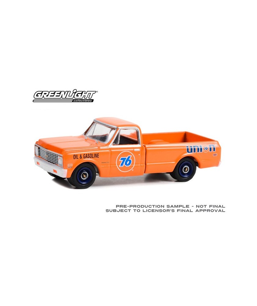 Greenlight Anniversary Collection Series 15 - 1972 Chevrolet C-10 Truck Union 76