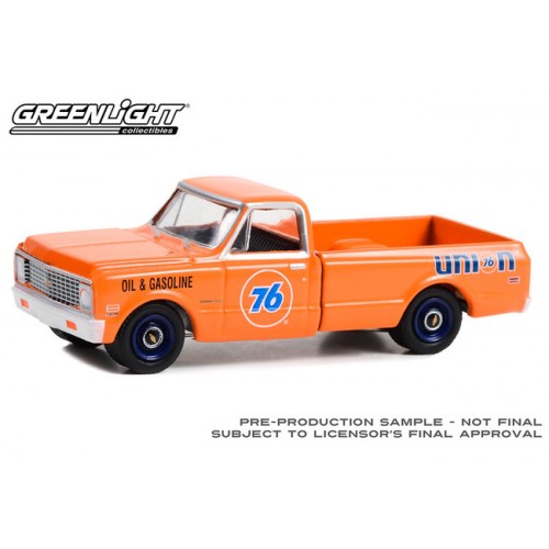 Greenlight Anniversary Collection Series 15 - 1972 Chevrolet C-10 Truck Union 76