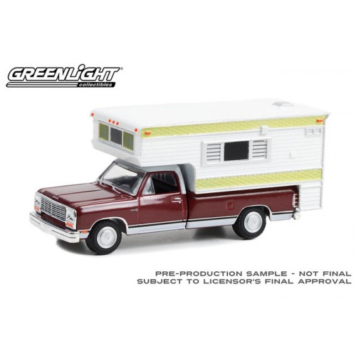 Greenlight Hobby Exclusive - 1981 Dodge Ram D-250 Royal with Large Camper