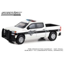 Greenlight Hot Pursuit Series 44 - 2022 Chevrolet Silverado SSV General Motors Fleet Police