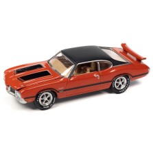 Johnny Lightning Muscle Cars USA 2023 Release 1A - 1972 Oldsmobile 442 W-30