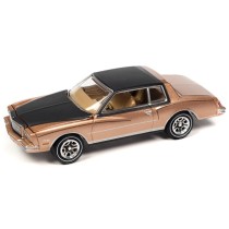 Johnny Lightning Muscle Cars USA 2023 Release 1B - 1980 Chevrolet Monte Carlo