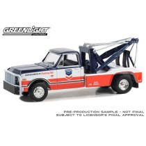 Greenlight Dually Drivers Series 13 - 1968 Chevrolet C-30 Dually Wrecker Standard Oil