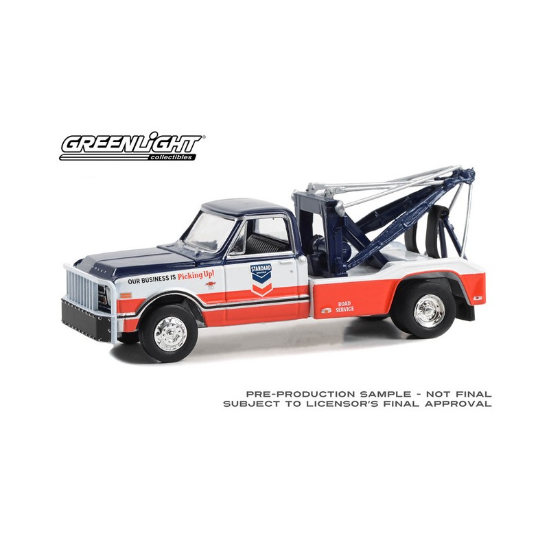 Greenlight Dually Drivers Series 13 - 1968 Chevy C-30 Tow Truck
