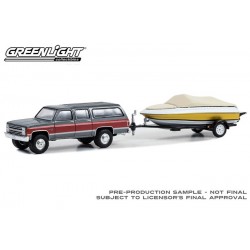 Greenlight Hitch and Tow Series 29 - 1987 Chevrolet Suburban K20 with Boat and Trailer