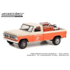 Greenlight Hobby Exclusive - 1971 Ford F-250 Fire Safety Truck Schaefer 500