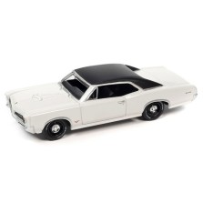 Johnny Lightning Classic Gold 2023 Release 1B - 1966 Pontiac GTO