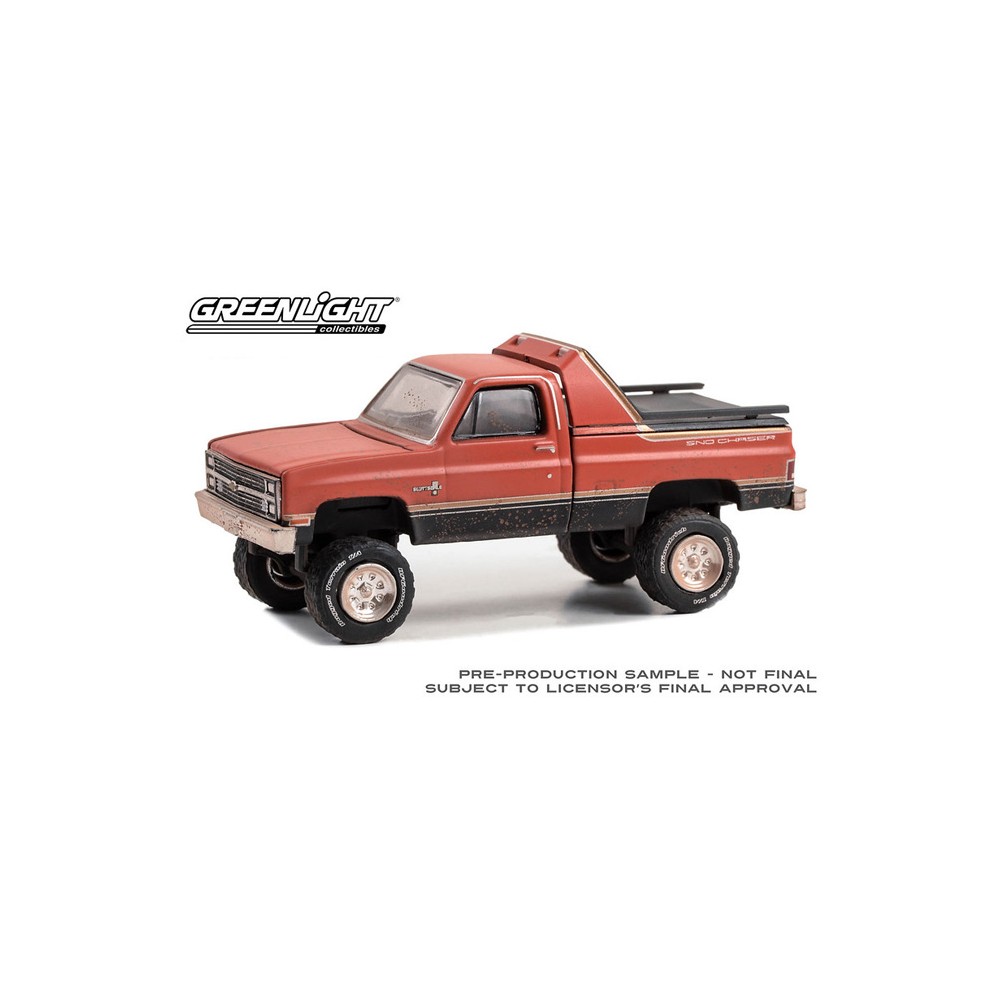 Greenlight Hobby Exclusive - 1984 Chevrolet K-10 Scottsdale 4x4 Sno Chaser Weathered