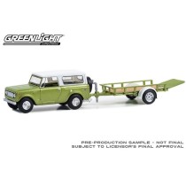 Greenlight Hitch and Tow Series 30 - 1970 Harvester Scout with Utility Trailer