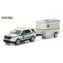 Greenlight Hitch & Tow Series 7 - 2015 Ford Explorer and Cargo Trailer