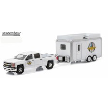 Greenlight Hitch & Tow Series 6 - 2015 Chevy Silverado and Concession