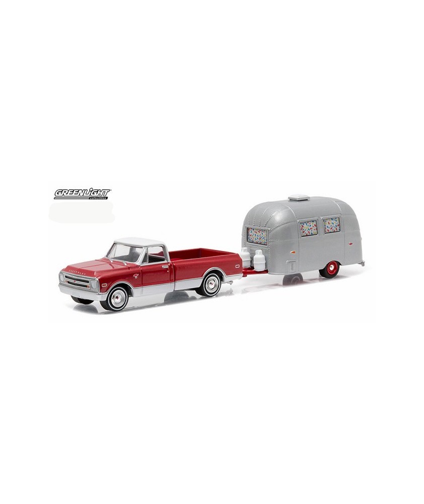 Greenlight Hitch and Tow Series 6 - 1968 Chevy C10 and Airstream Bambi