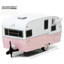 Greenlight Hobby Exclusive - Shasta 15' Airflyte Camper Trailer Pink