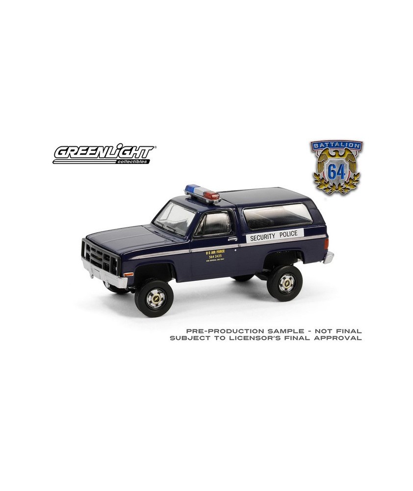 Greenlight Battalion 64 Series 4 - 1984 Chevrolet M1009 CUCV U.S. Air Force Police