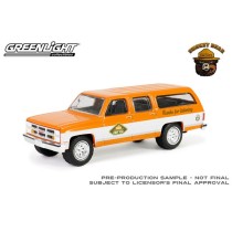 Greenlight Smokey Bear Series 3 - 1983 GMC Suburban