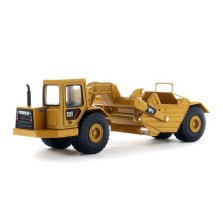 Diecast Masters Play and Collect - Caterpillar 611 Wheel Tractor Scraper