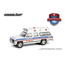 Greenlight First Responders Series 2 - 1991 Chevrolet Suburban Ambulance