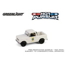 Greenlight Hot Pursuit Series 46 - 1964 Harvester Scout Half Cab California Highway Patrol