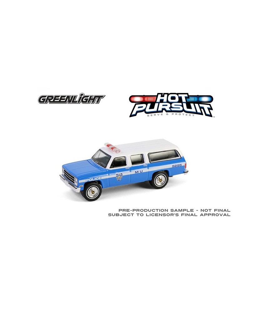 Greenlight Hot Pursuit Series 46 - 1990 Chevrolet Suburban K2500 Scottsdale NYPD