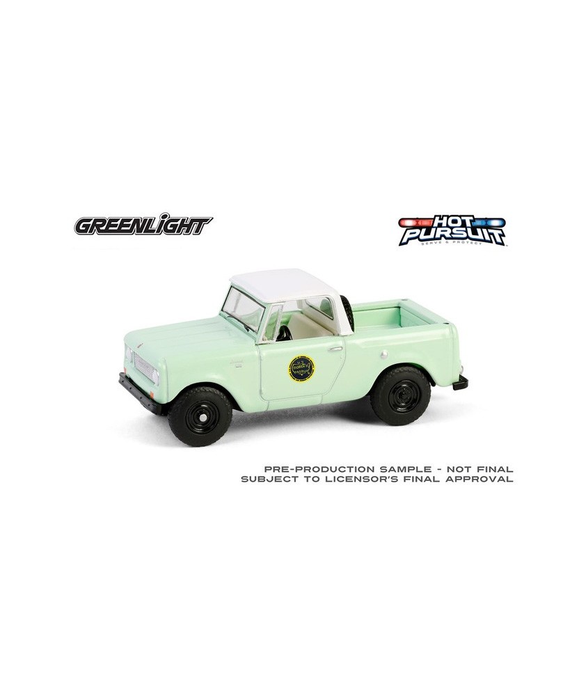 Greenlight Hot Pursuit U.S. Customs and Border Protection Patrol - 1969 Harvester Scout