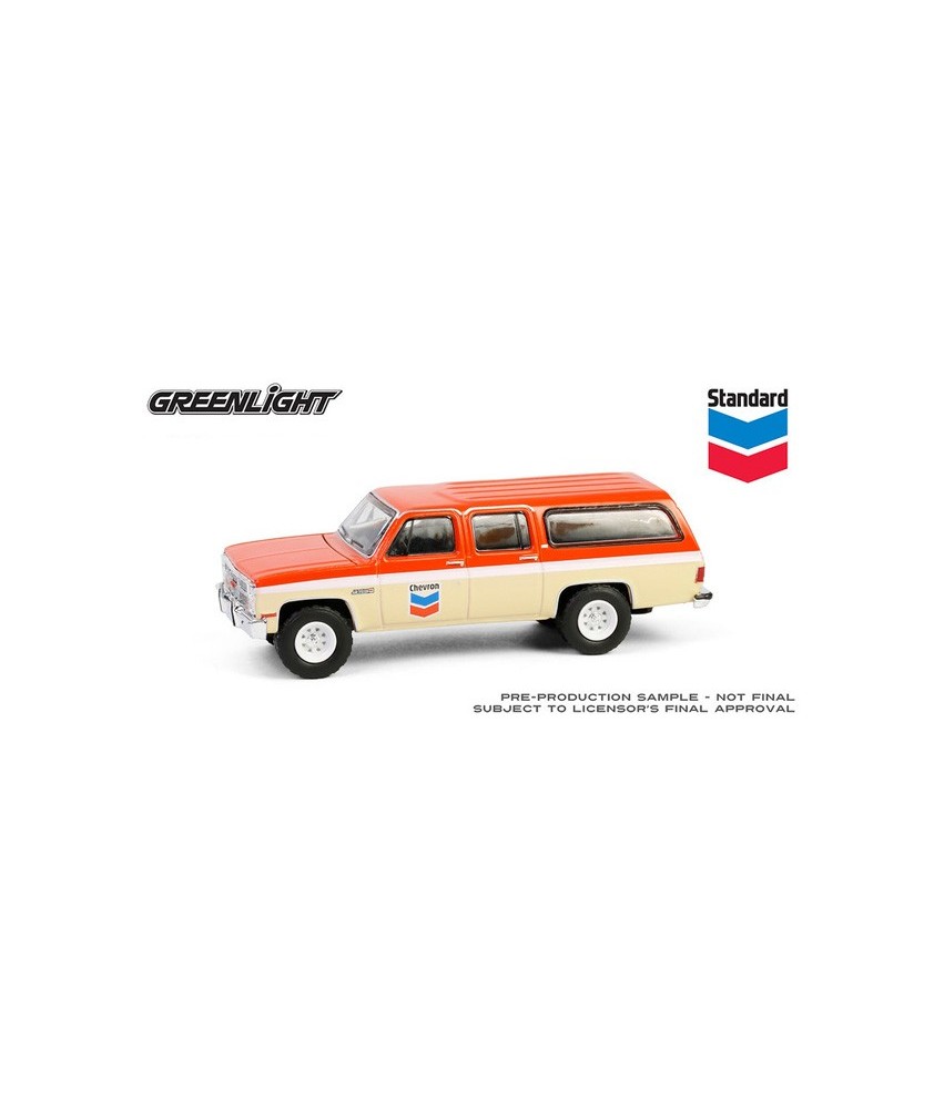 Greenlight Chevron Special Edition Series 1 -1988 GMC Suburban Sierra Classic C10 Greenlight Chevron Special Edition Series 1 -1988 GMC Suburban Sierra Classic C10