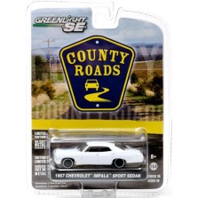 Greenlight County Roads Series 10 - 1967 Chevrolet Impala Sport Sedan