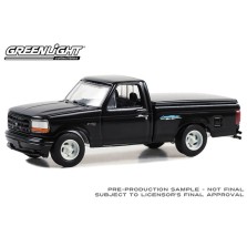 Greenlight Hobby Exclusive - 1994 Ford F-150 SVT Lightning with Tonneau Bed Cover Black