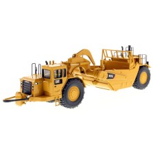 Diecast Masters Caterpillar 657G Wheel Tractor Scraper