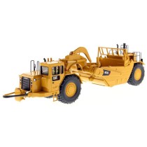 Diecast Masters Caterpillar 657G Wheel Tractor Scraper