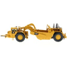 Diecast Masters Caterpillar 657G Wheel Tractor Scraper
