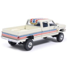 IXO America Model Cars - 1976 Chevrolet Custom Deluxe K30 Fleetwood Crew Cab
