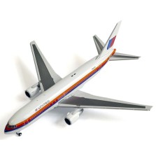 V1:400 United Airlines Boeing 676-200