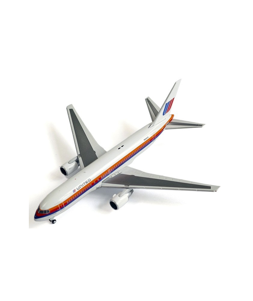 V1:400 United Airlines Boeing 676-200
