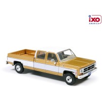 IXO America Model Cars - 1975 GMC Sierra Classic Pickup Truck