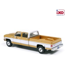 IXO America Model Cars - 1975 GMC Sierra Classic Pickup Truck