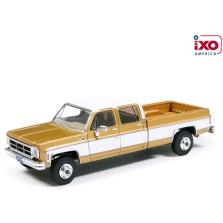 IXO America Model Cars - 1975 GMC Sierra Classic Pickup Truck
